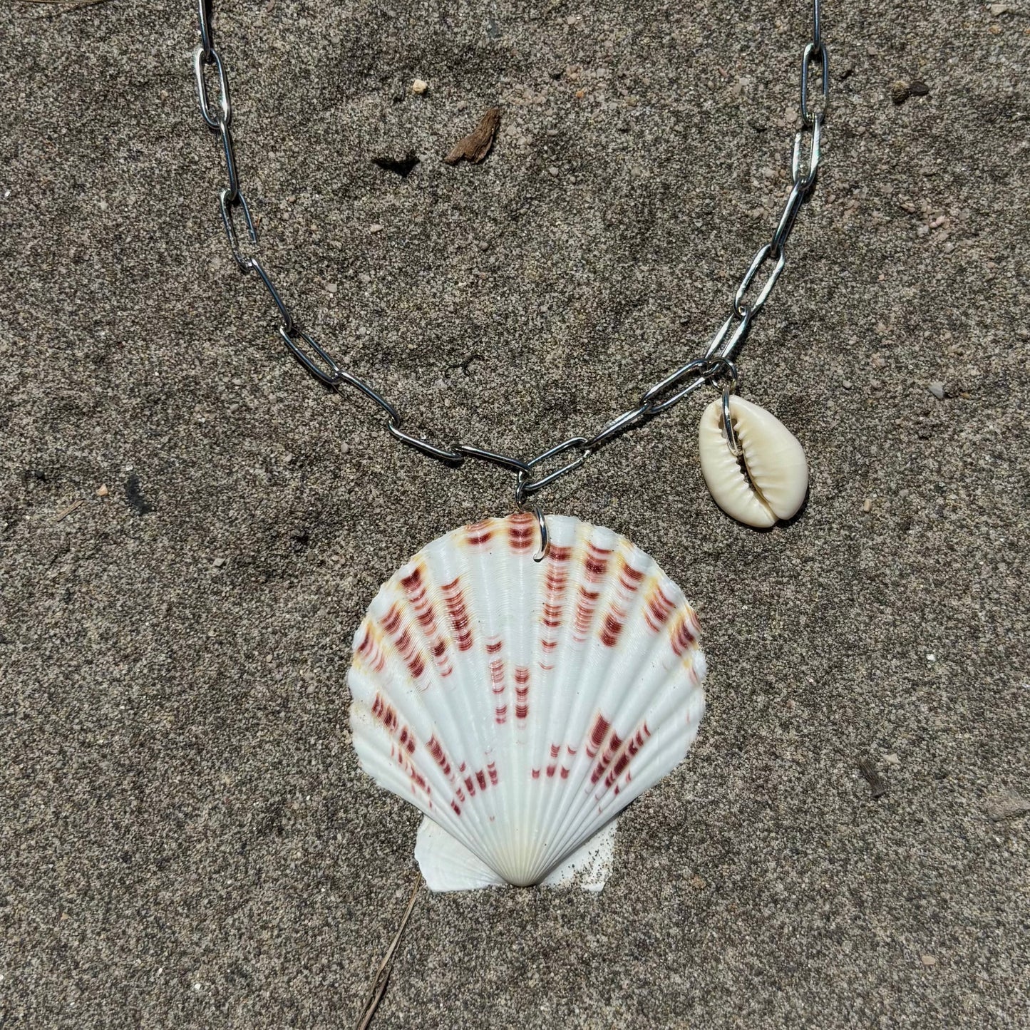 Collier Aella