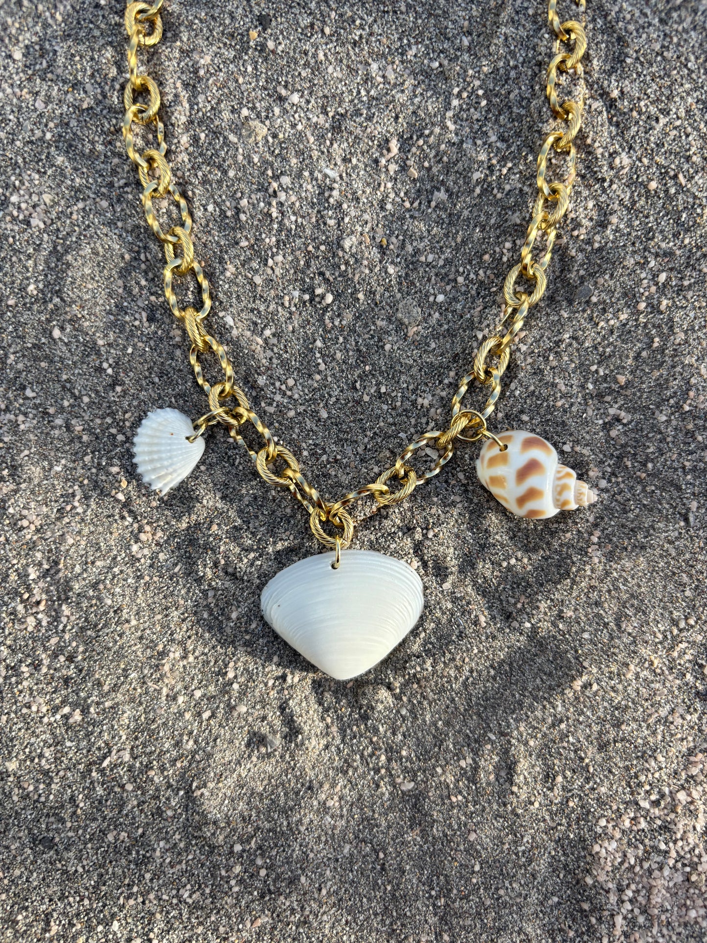 Collier Ariake